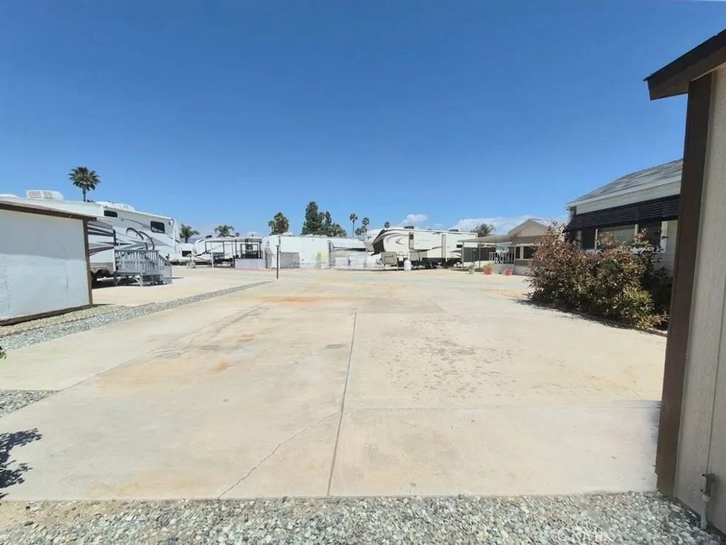 Photo of 1295 S Cawston Ave, Hemet, CA 92545 (MLS # SW25269725)