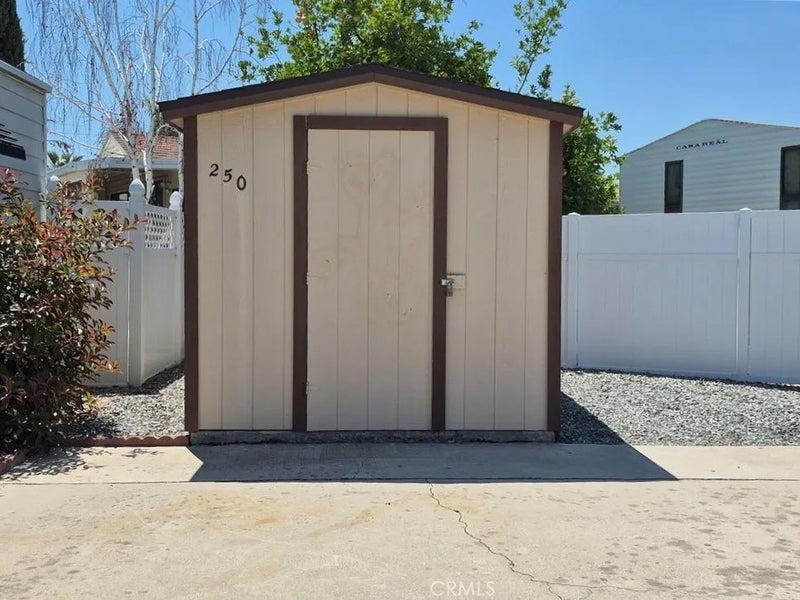 1295 S Cawston