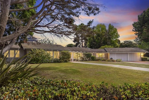 Photo of 1865 El Camino Del Teatro, La Jolla, CA 92037 (MLS # 260020028)