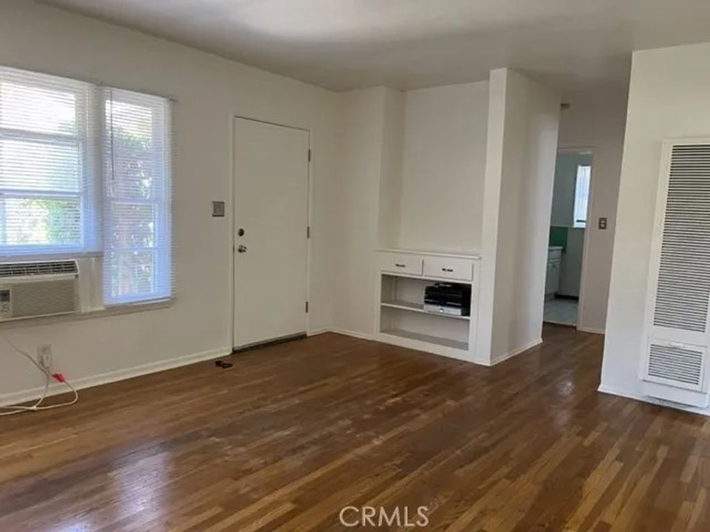 Photo of 10856 Camarillo Street, Toluca Lake, CA 91602 (MLS # SR26010949)