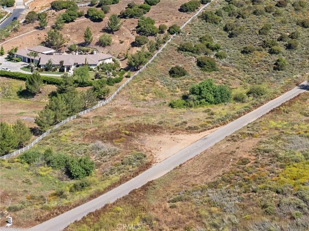 Photo of 1 Avenida La Cresta, Murrieta, CA 92562 (MLS # SW25260840)