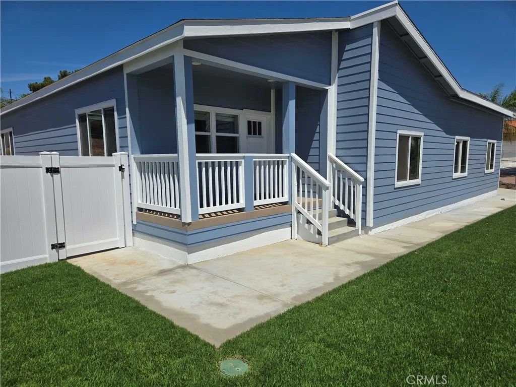 Photo of 10467 Gramercy Pl, Riverside, CA 92505 (MLS # OC26084138)