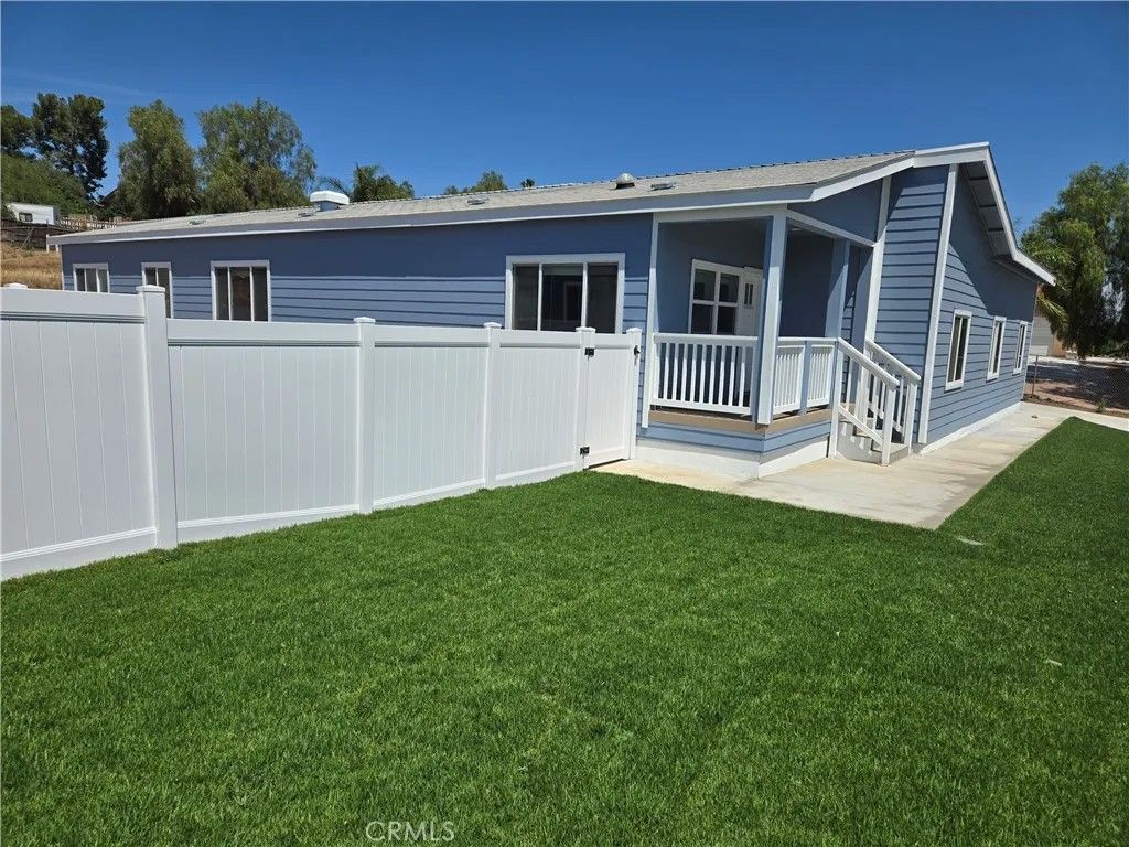 Photo of 10467 Gramercy Pl, Riverside, CA 92505 (MLS # OC26084138)