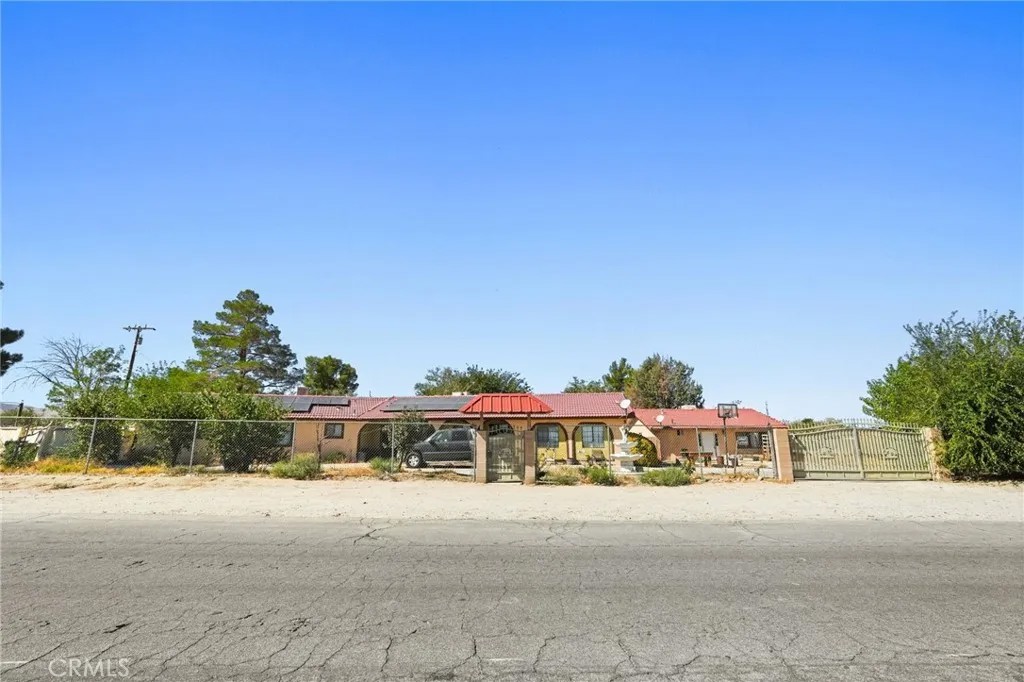 9555 E Avenue T14