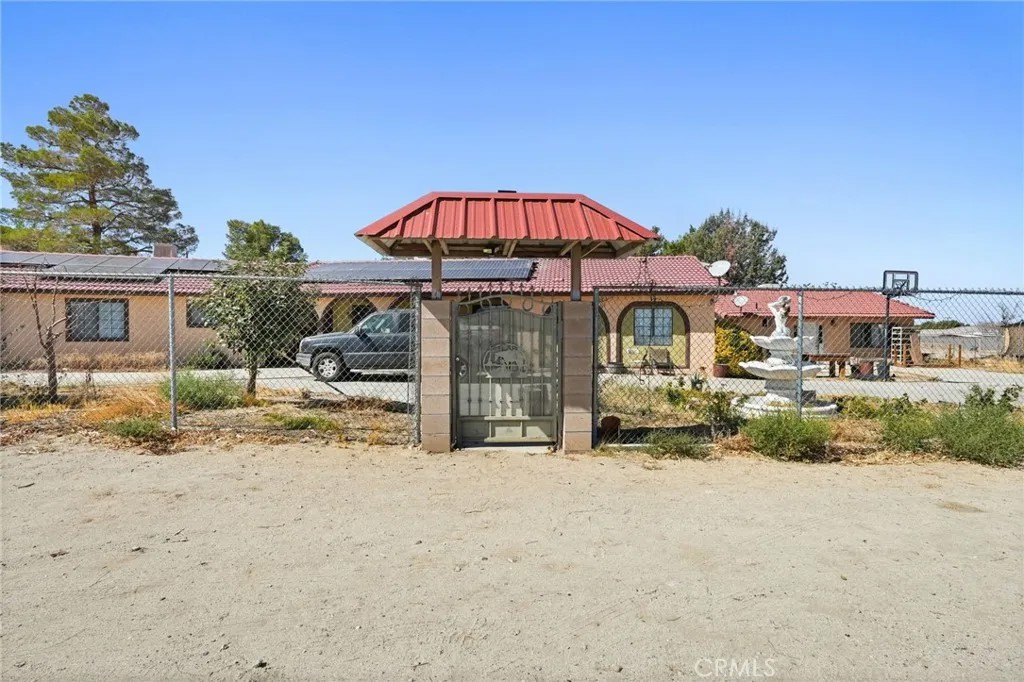 9555 E Avenue T14