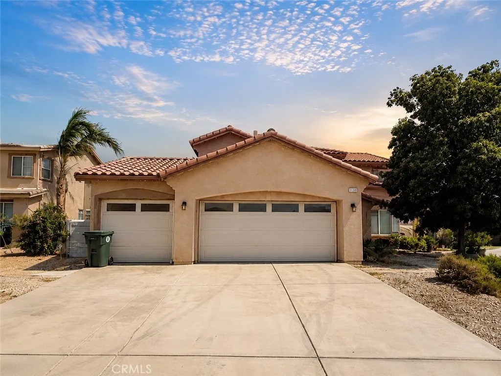 12328 Ava Loma