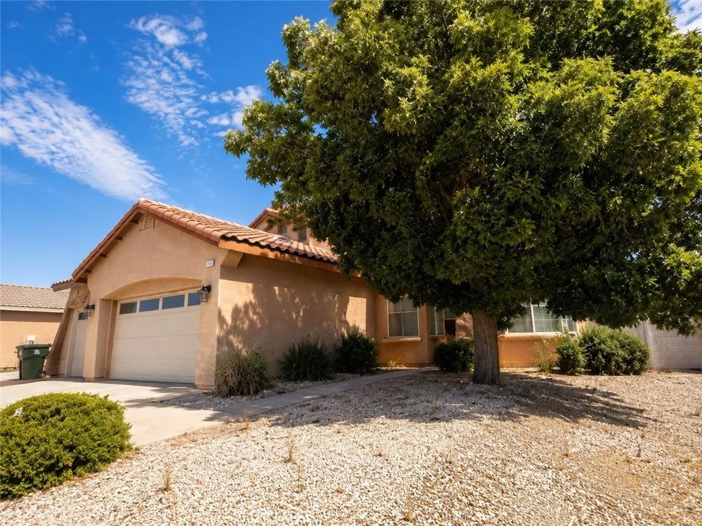 12328 Ava Loma
