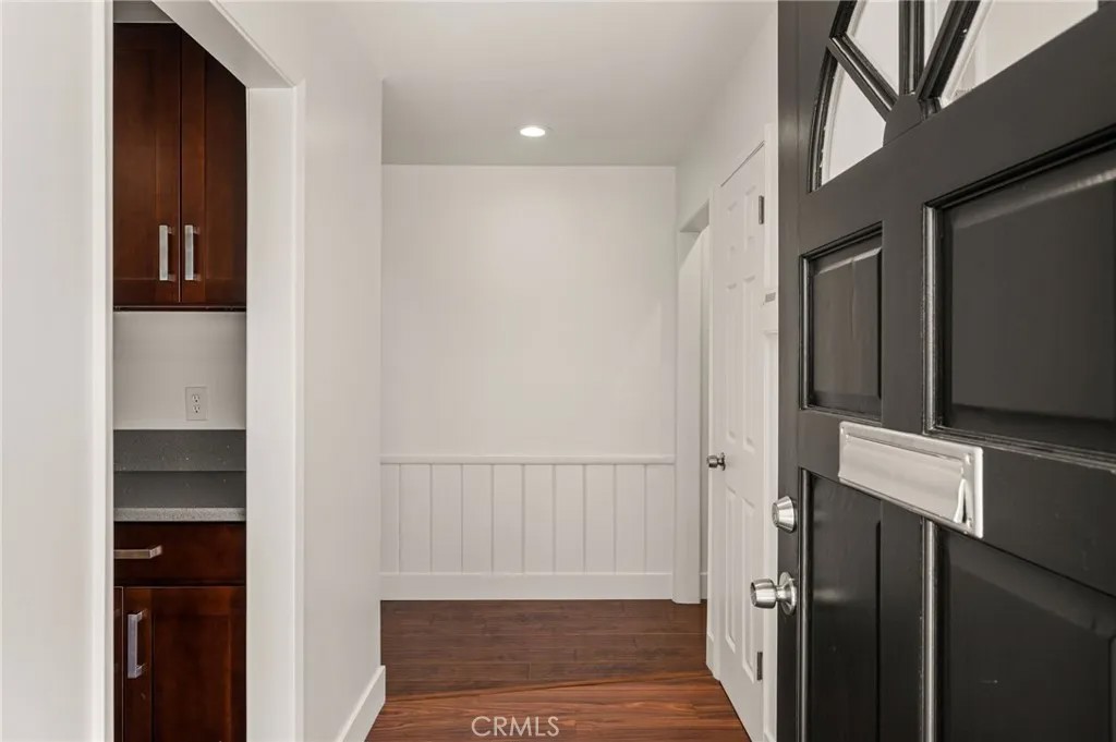1646 W Alomar