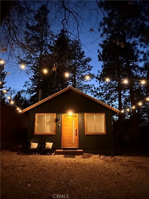 Photo of 376 Riverside Avenue, Sugarloaf, CA 92386 (MLS # OC26028914)