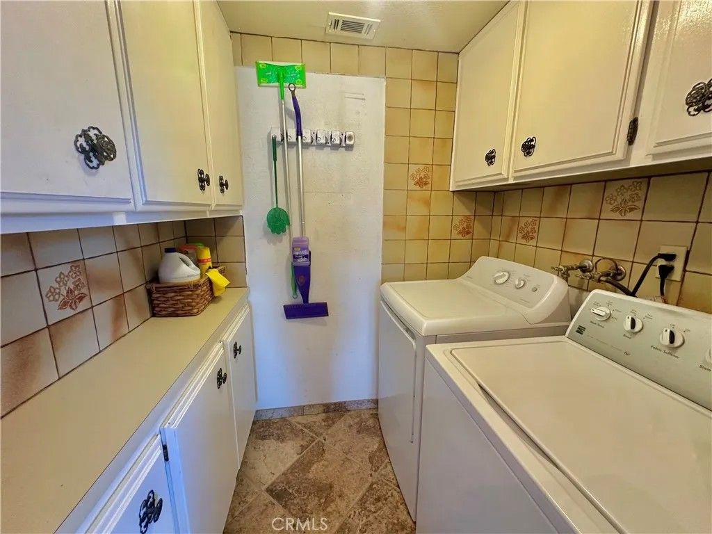 Photo of 26576 Bluewater Rd, Helendale, CA 92342 (MLS # HD26044592)