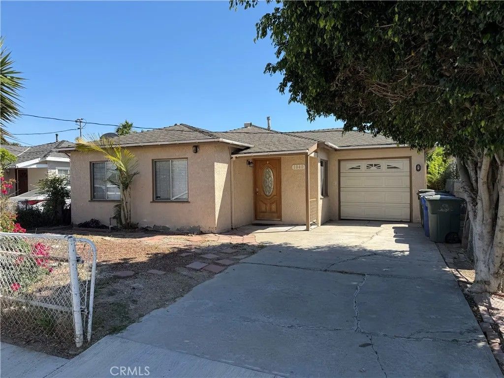 Photo of 1040 W 220th St, Torrance, CA 90502 (MLS # IV26072358)