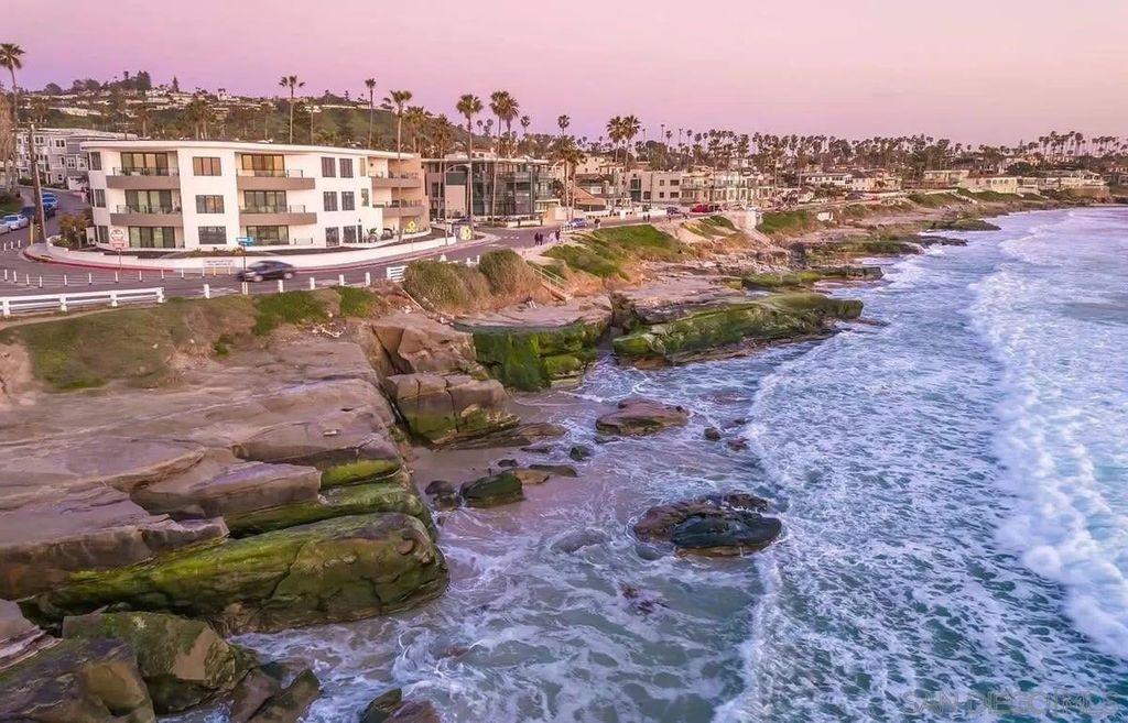 Photo of 6767 Neptune Pl #301, La Jolla, CA 92037 (MLS # 260002429)