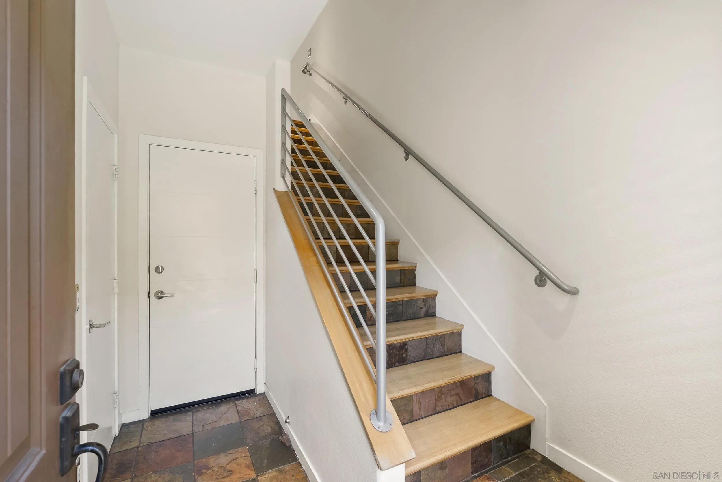4329 Idaho St 105