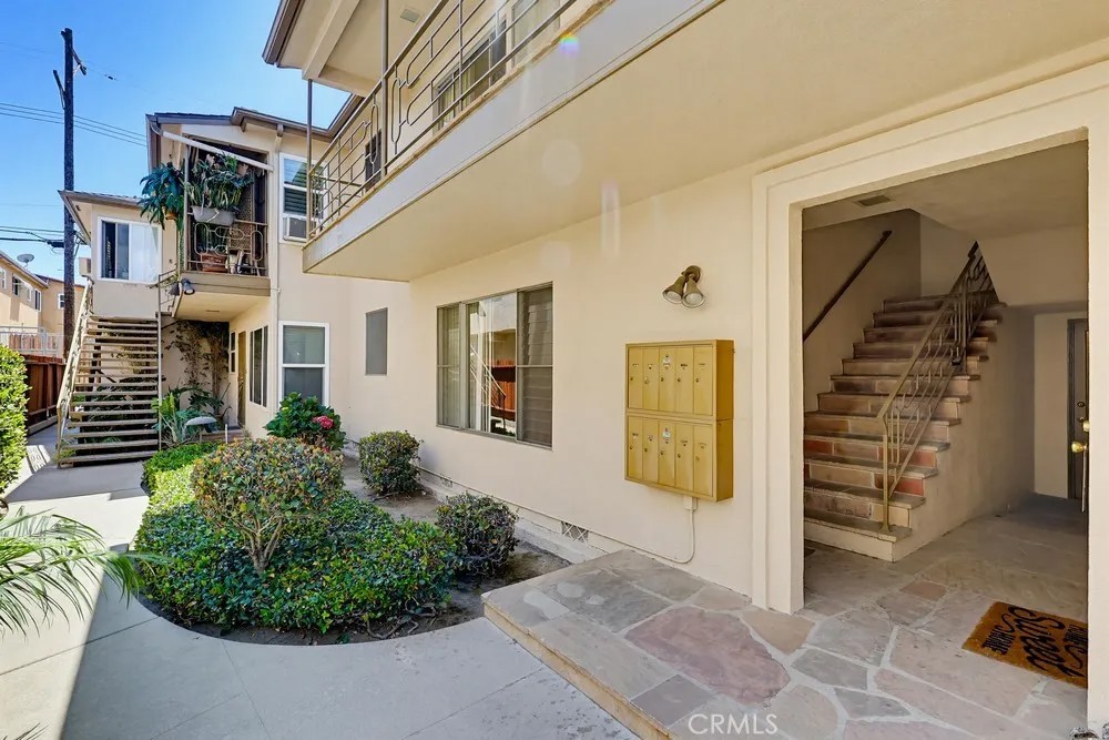 2060 E 3rd Street 3