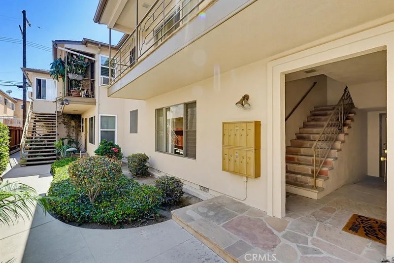 2060 E 3rd Street 3