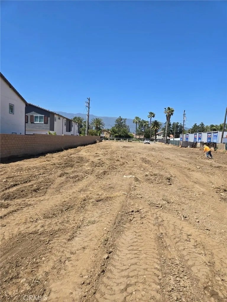 14043 Foothill