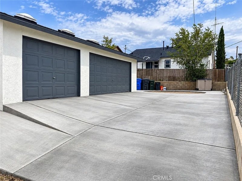 651 W Buena Vista
