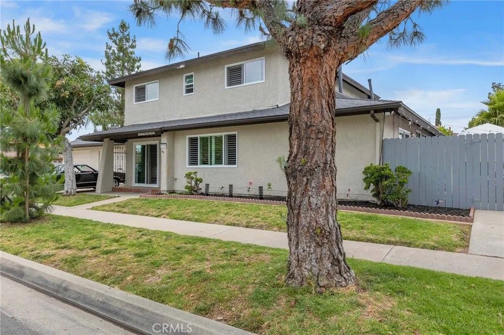 Photo of 2215 E Avalon Ave, Santa Ana, CA 92705 (MLS # OC26056588)