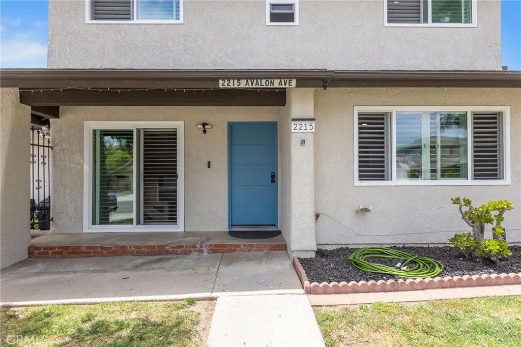 Photo of 2215 E Avalon Ave, Santa Ana, CA 92705 (MLS # OC26056588)