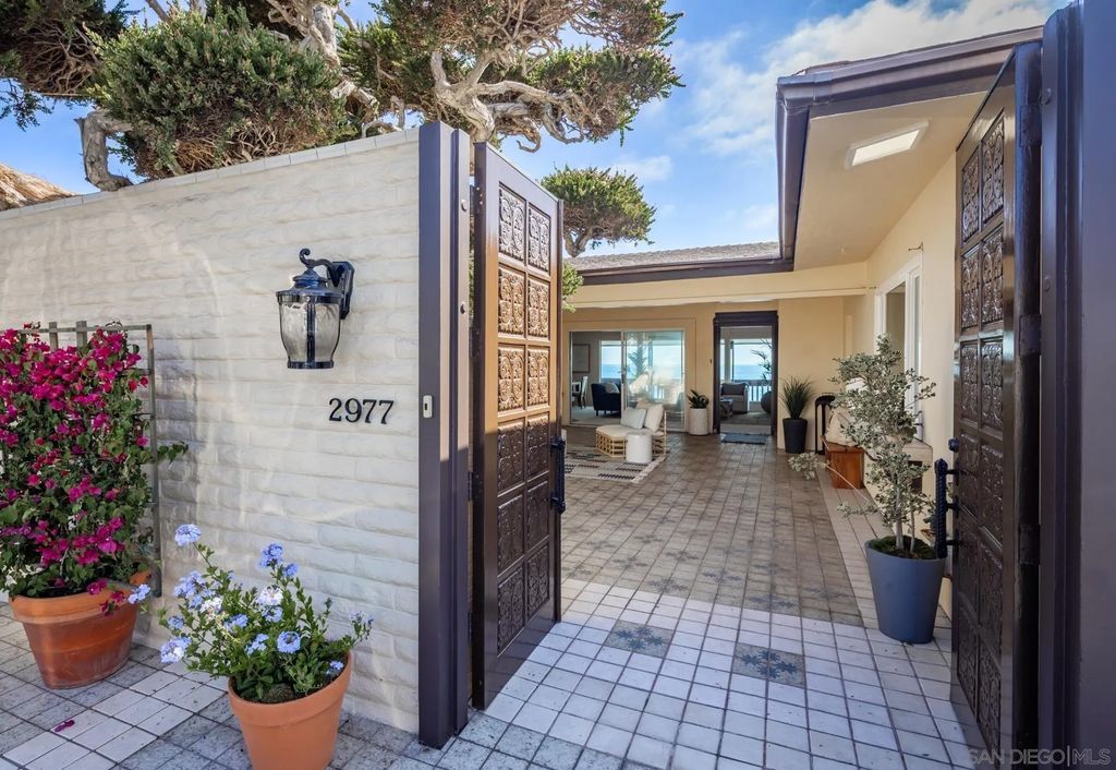 Photo of 2977 Ocean Street, Carlsbad, CA 92008 (MLS # 250032918)
