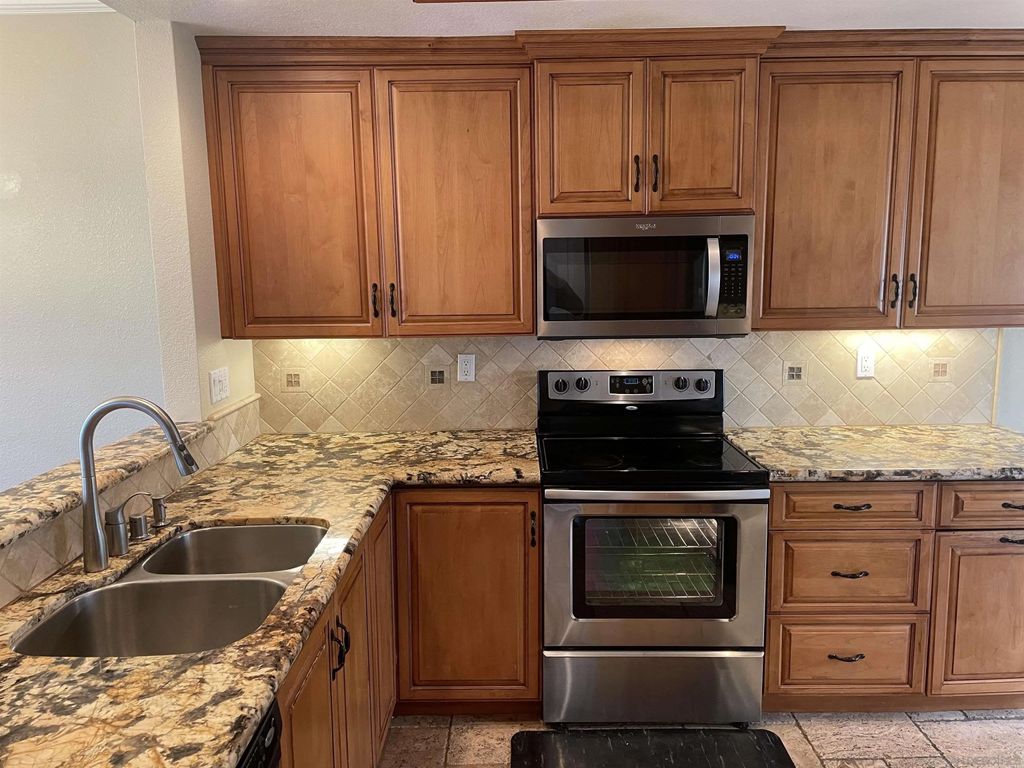 Photo of 1680 Via Caminar, San Marcos, CA 92078 (MLS # 250045532)