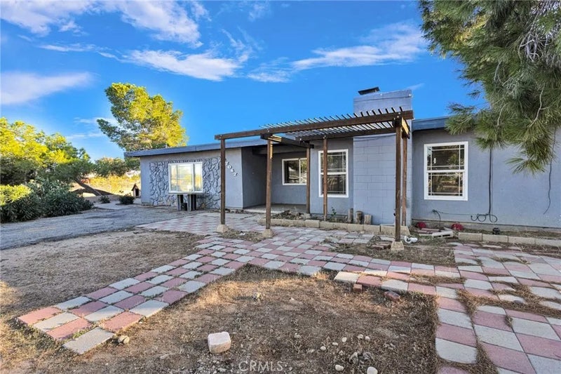17047 Eucalyptus Street