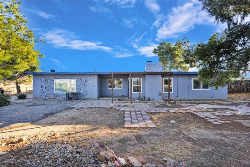 17047 Eucalyptus Street