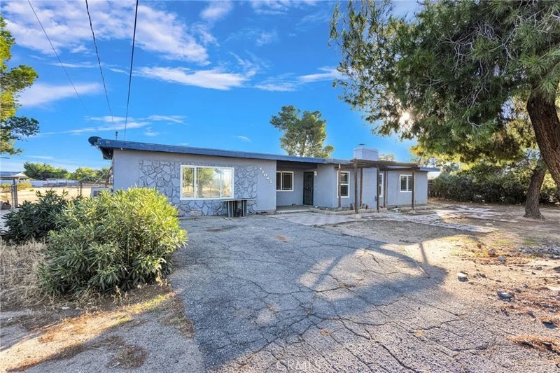 17047 Eucalyptus Street