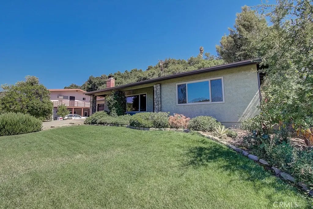 1872 Country Place