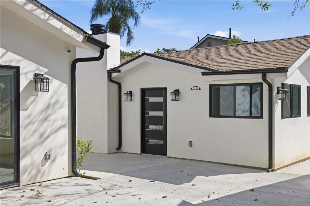 8542 De Celis Pl