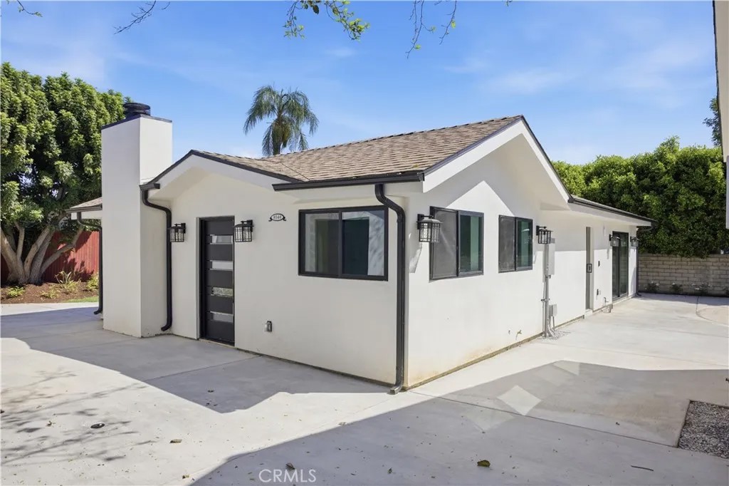 8542 De Celis Pl