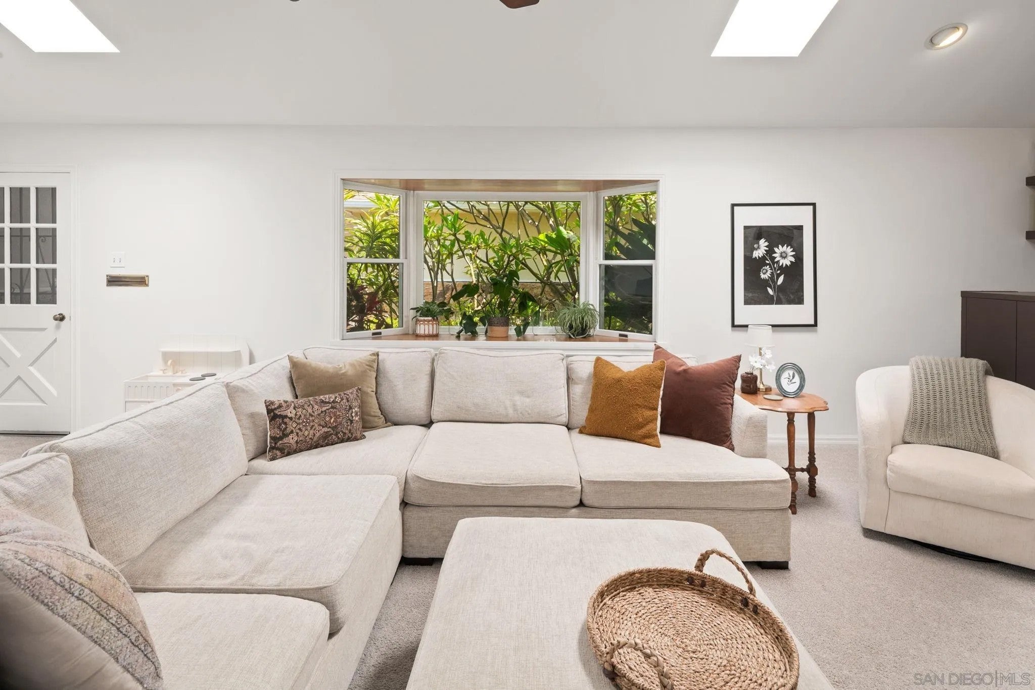 6832 Cartwright