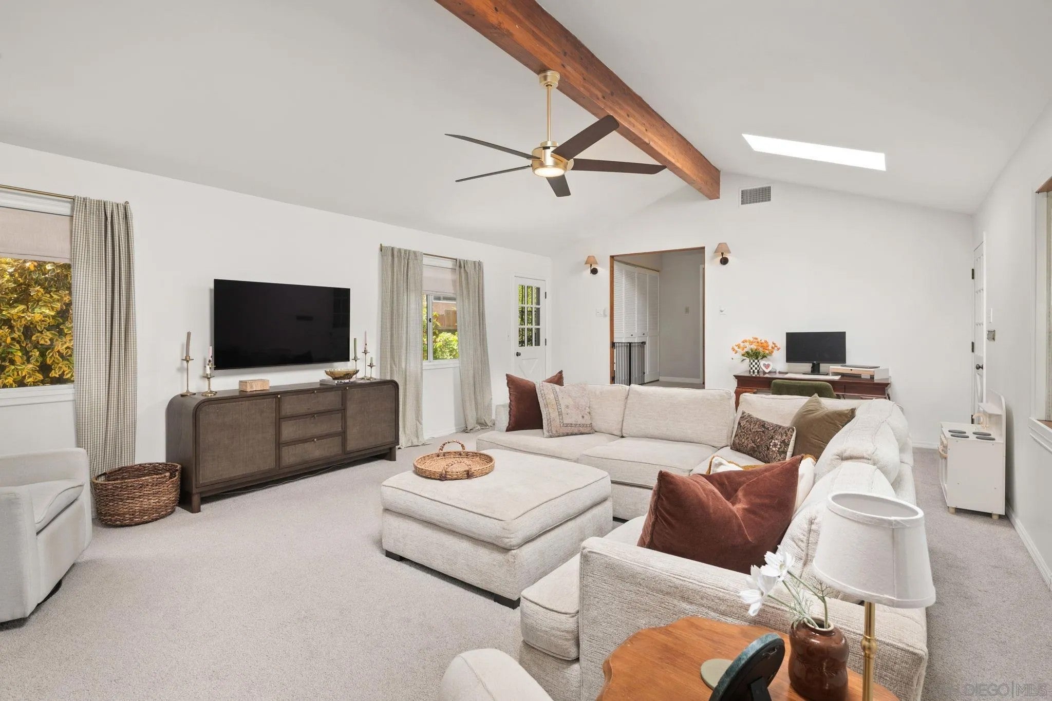 6832 Cartwright