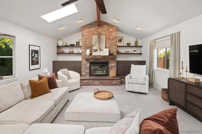 6832 Cartwright