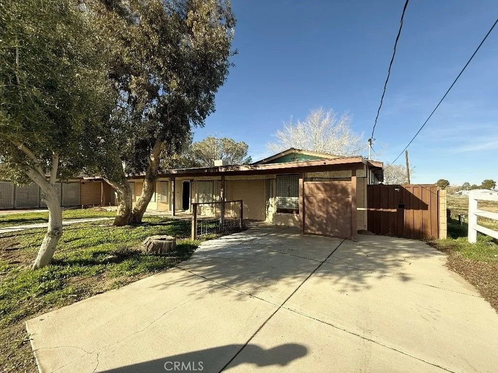 Photo of 1821 W Columbia Way, Lancaster, CA 93534 (MLS # HD26026311)