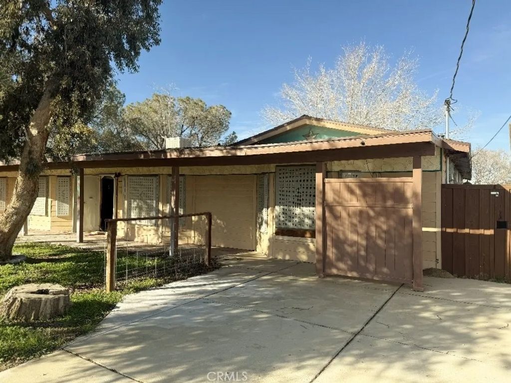Photo of 1821 W Columbia Way, Lancaster, CA 93534 (MLS # HD26026311)