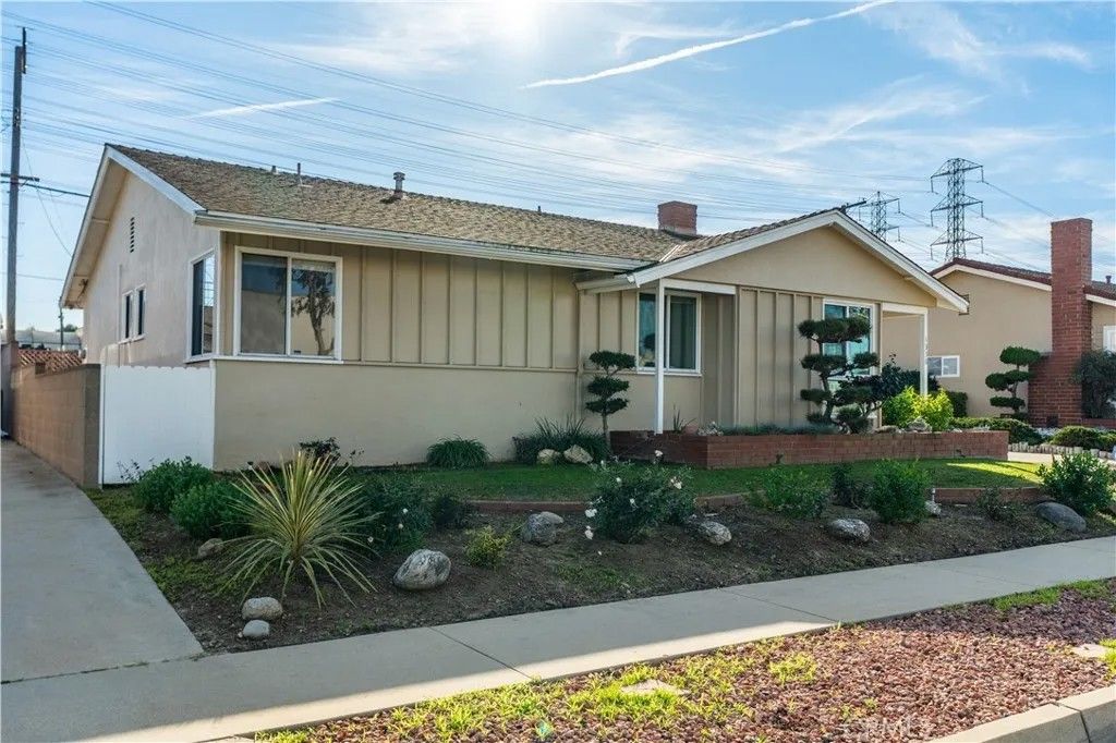 Photo of 1338 W Cassidy St, Gardena, CA 90248 (MLS # SB26009036)