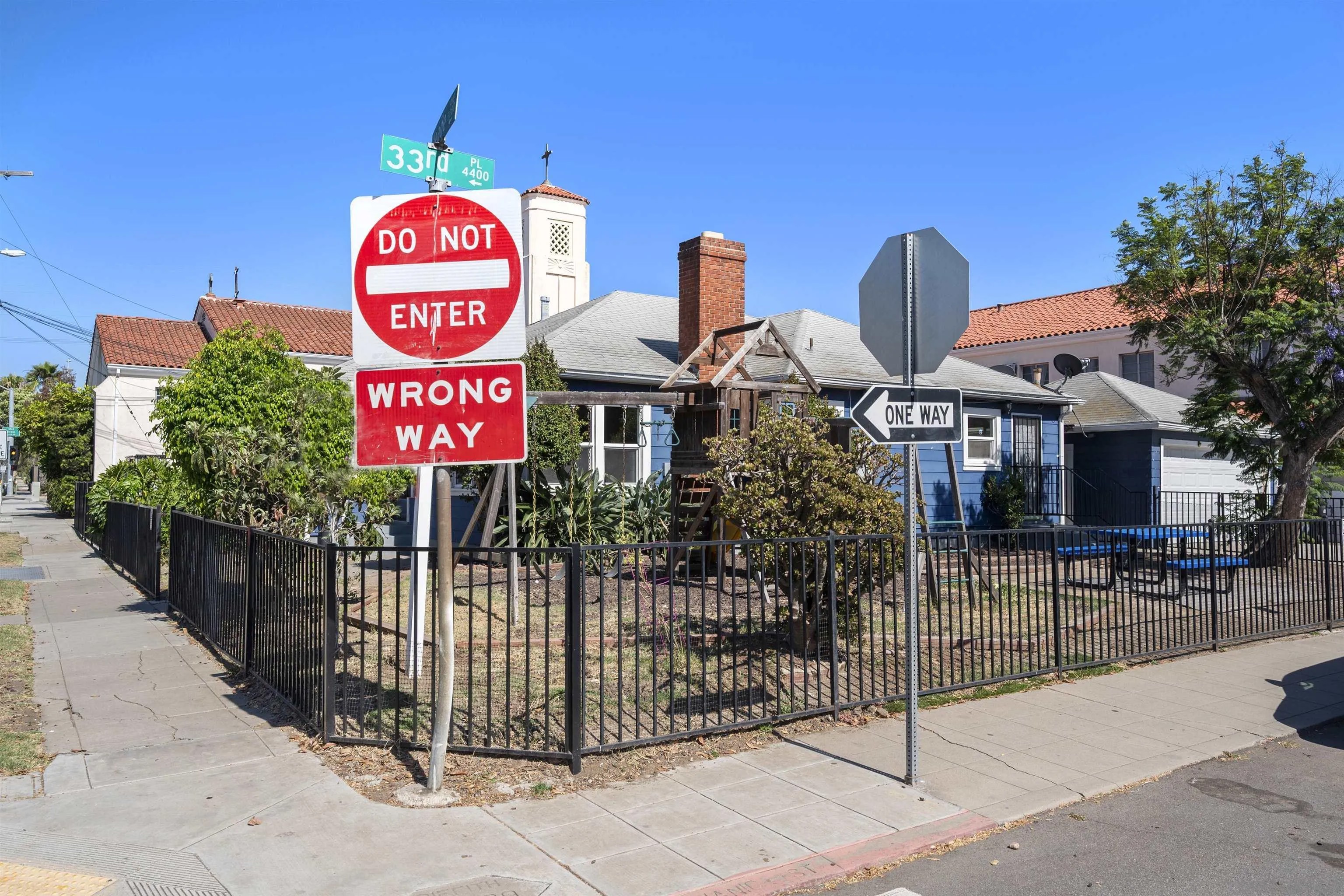 3283 Meade Avenue