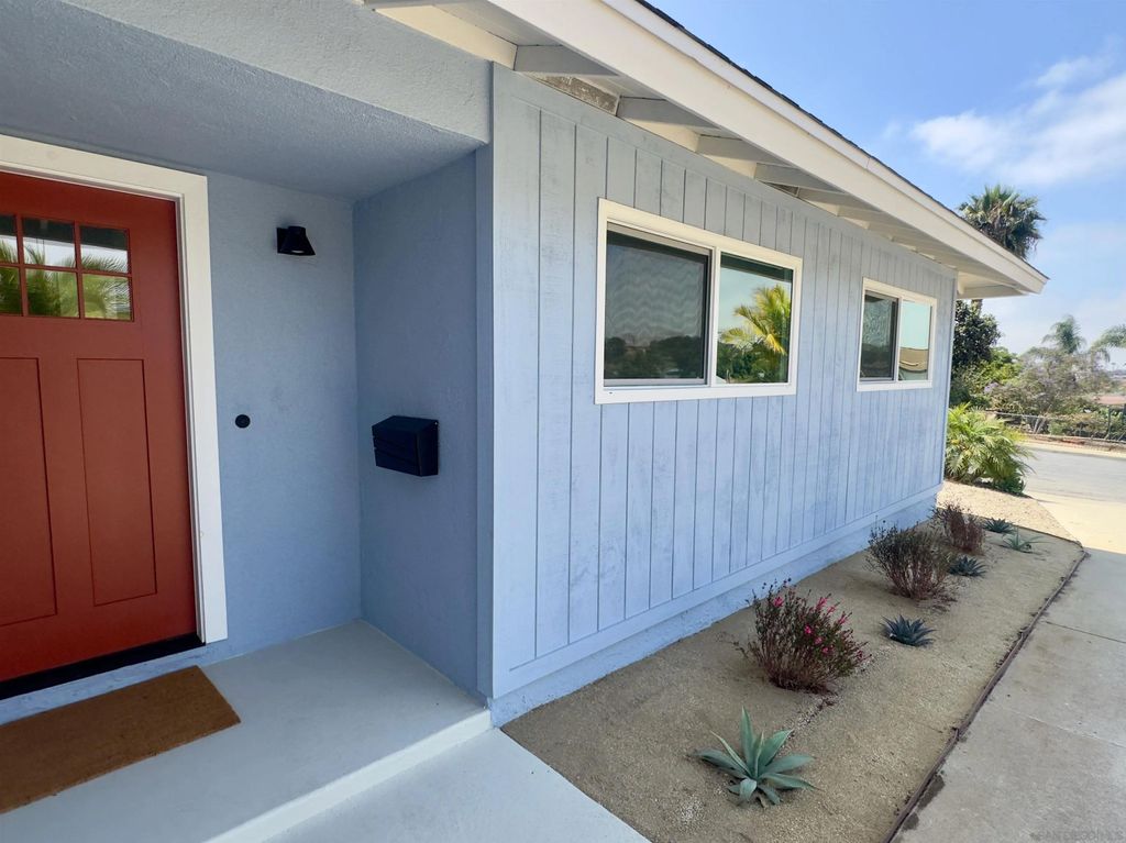 Photo of 7462 Hanford Pl, San Diego, CA 92111 (MLS # 2600568)