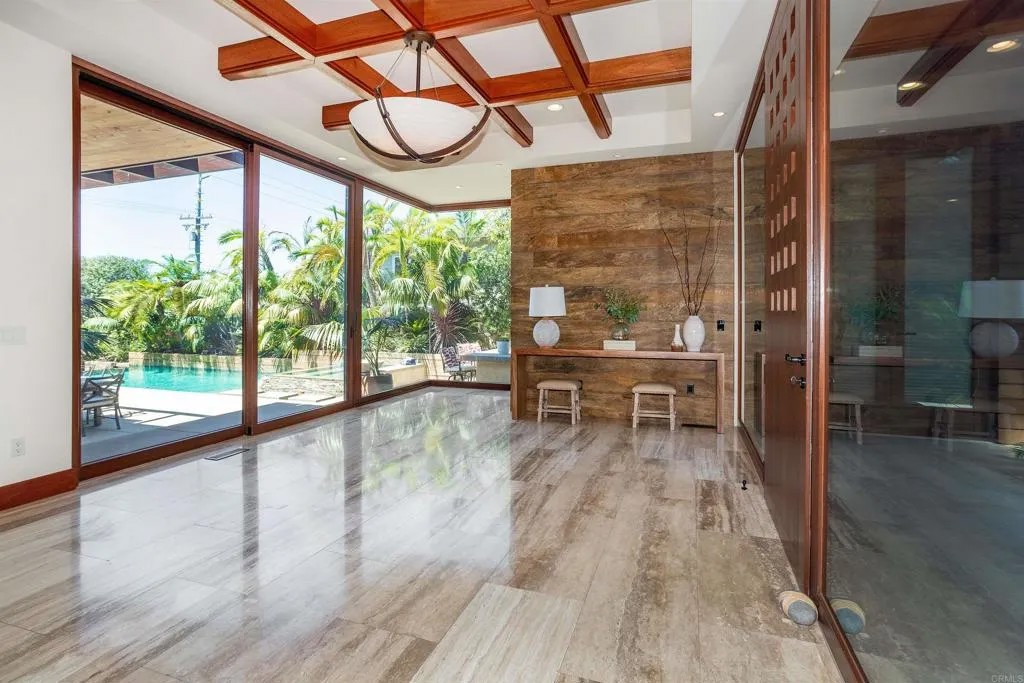 649 Seabright Lane