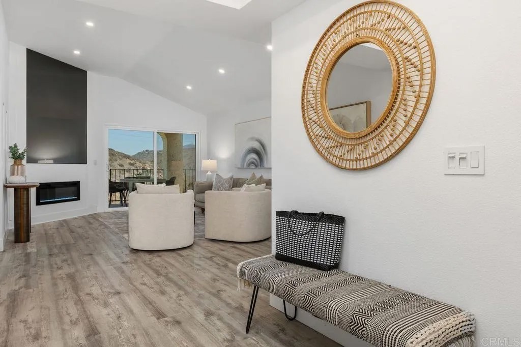 3190 CAMINO ARROYO