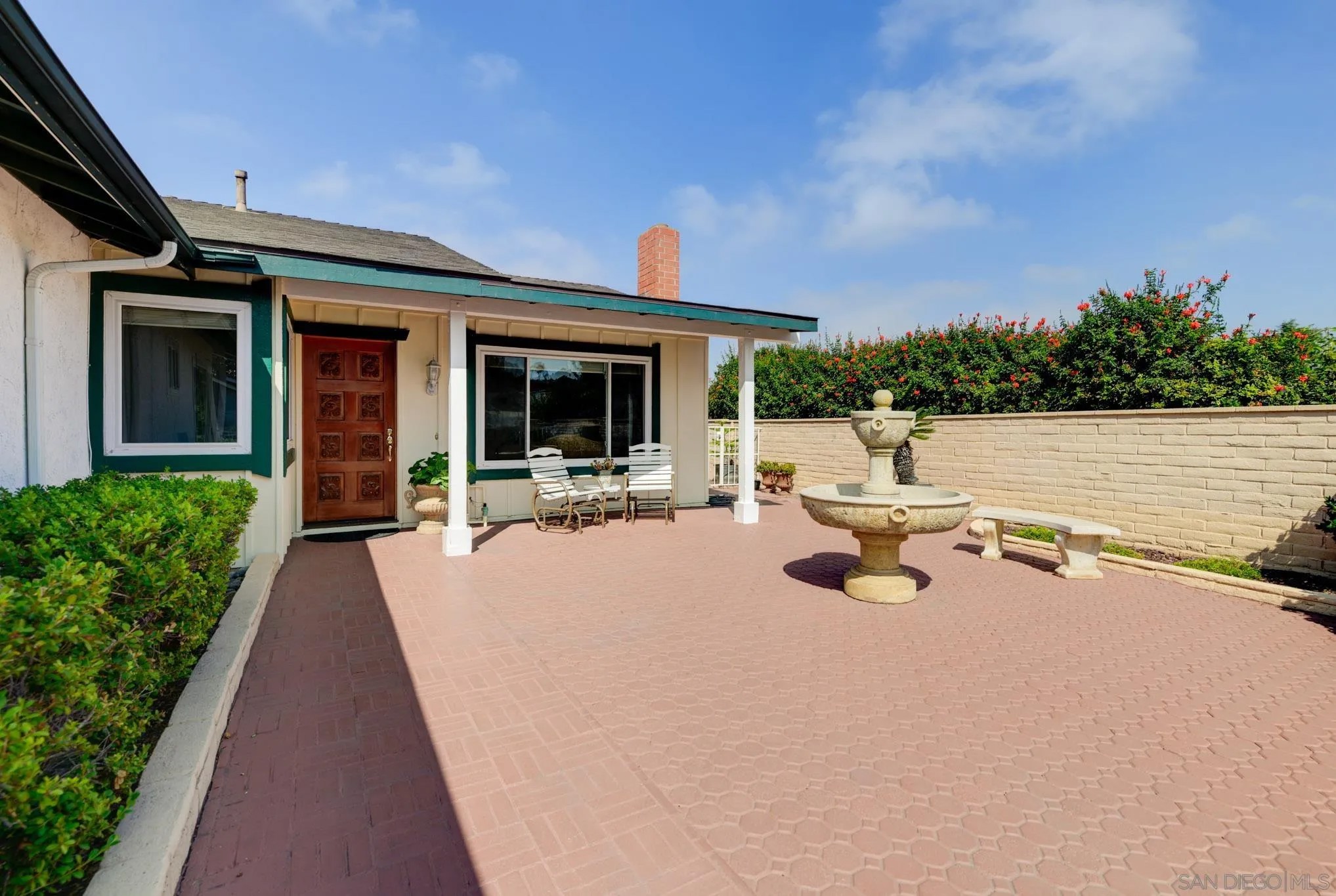 1568 Larkhaven Dr