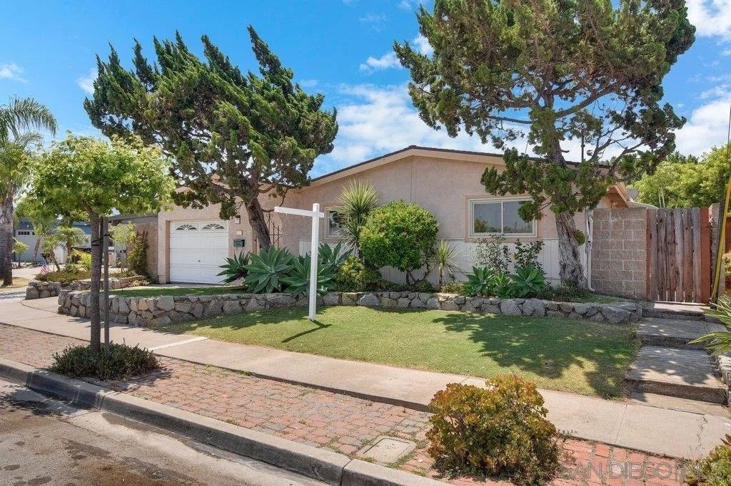 Photo of 5113 Wilts Pl, San Diego, CA 92117 (MLS # 260002426)