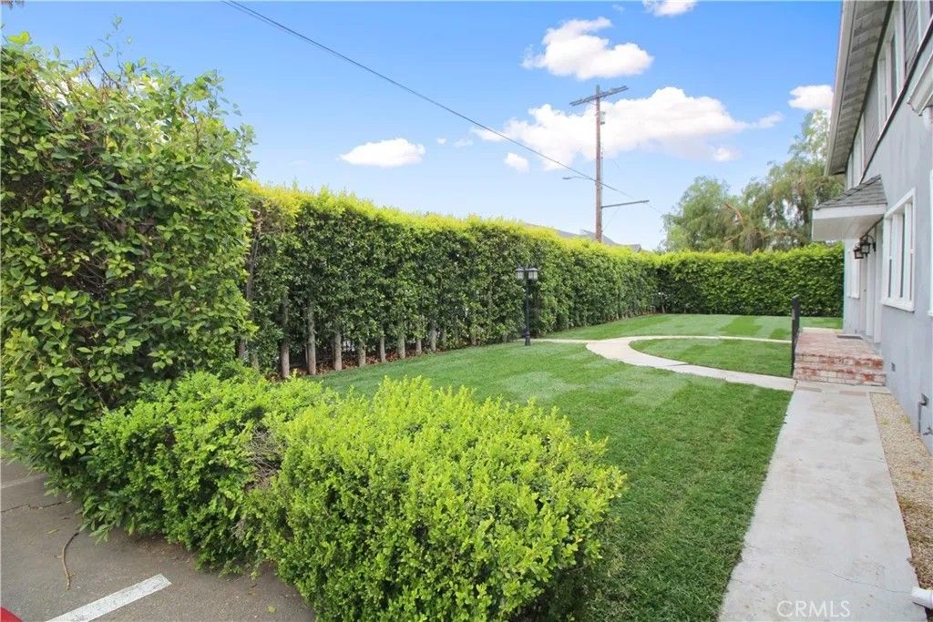 Photo of 13573 Moorpark Street, Sherman Oaks, CA 91423 (MLS # GD26035270)