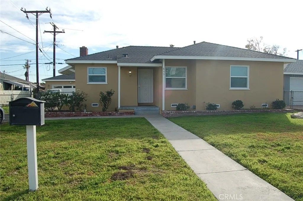 Photo of 655 W Grove St, Rialto, CA 92376 (MLS # TR25280157)