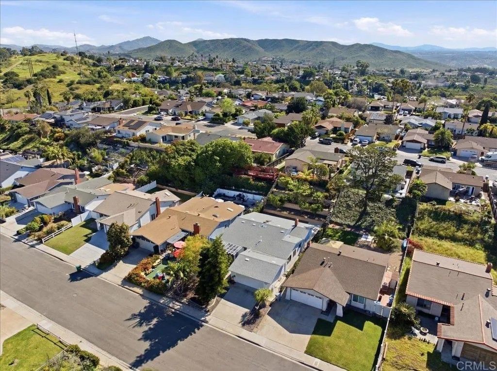 Photo of 13027 Via Del Valedor, San Diego, CA 92129 (MLS # NDP2602665)