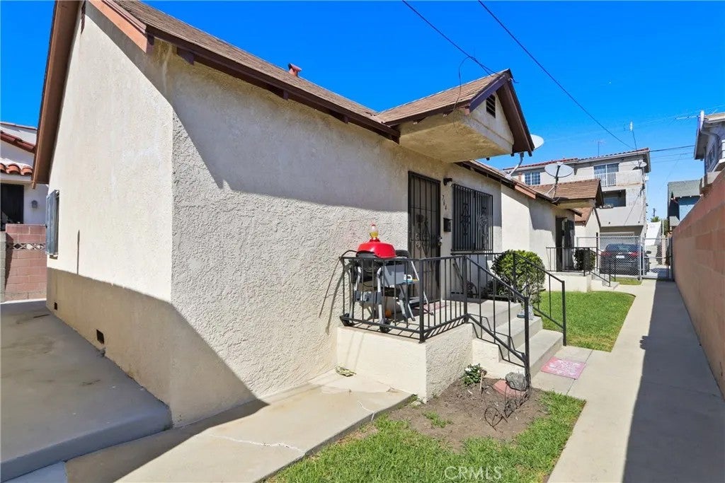 764 W 12th