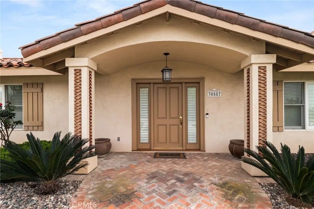 Photo of 30587 Los Altos Dr, Redlands, CA 92373 (MLS # IG26064419)