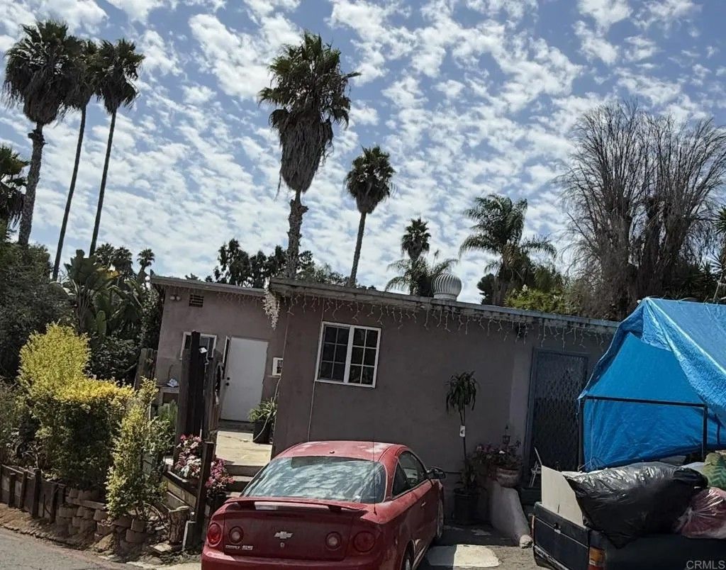 Photo of 215 Guajome Street, Vista, CA 92083 (MLS # NDP2508456)