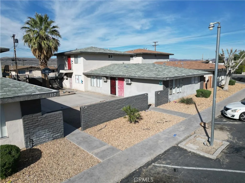 109 W Buena Vista